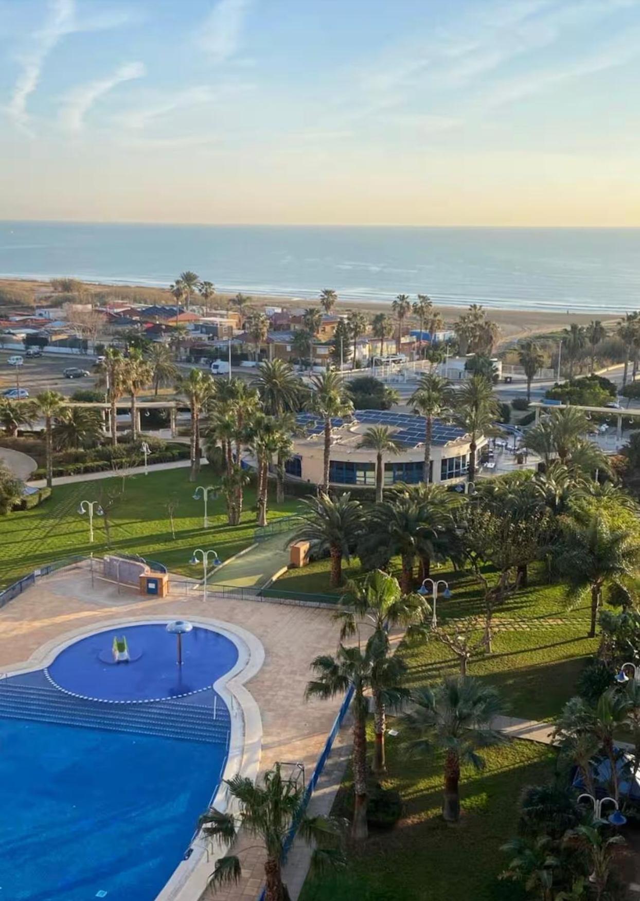 Apto. Luminoso Con Vistas En Playa De La Patacona Valência Exterior foto